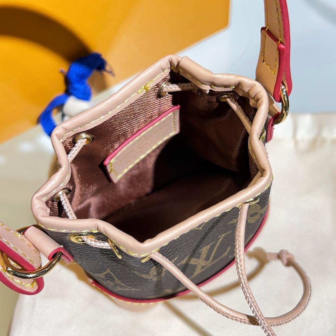 Louis Vuitton  Micro Noé Bag Charm    M00818 - 