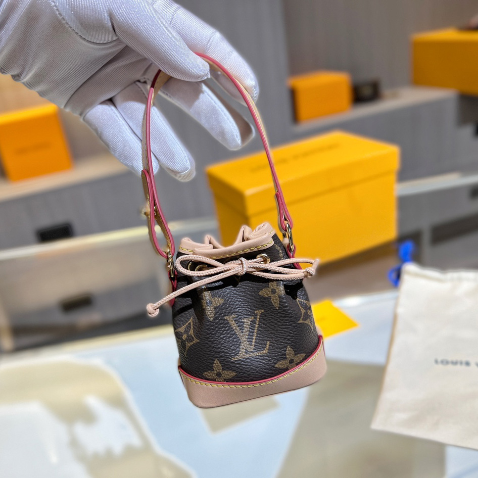Louis Vuitton  Micro Noé Bag Charm    M00818 - 