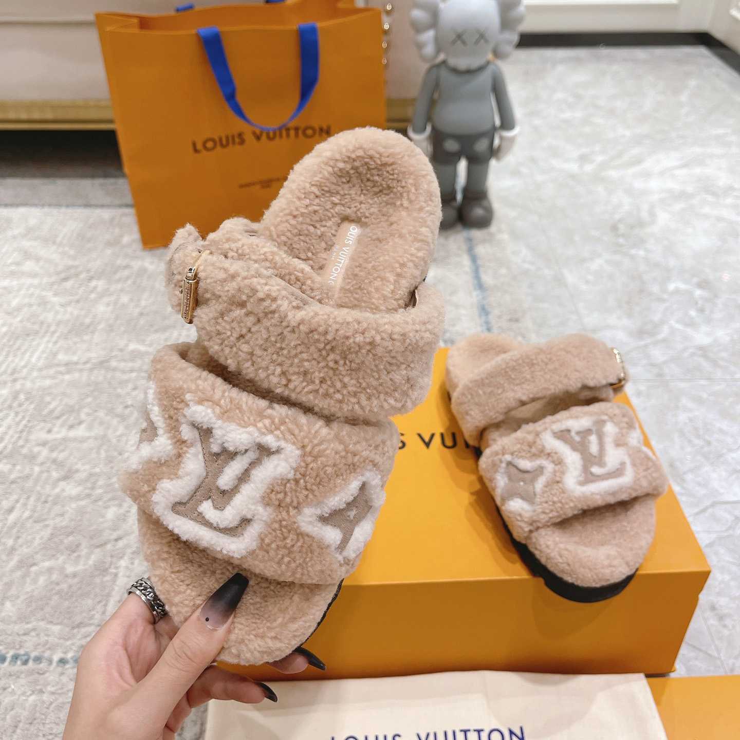 Louis Vuitton  Paseo Flat Comfort Mule - PerfectKickZ