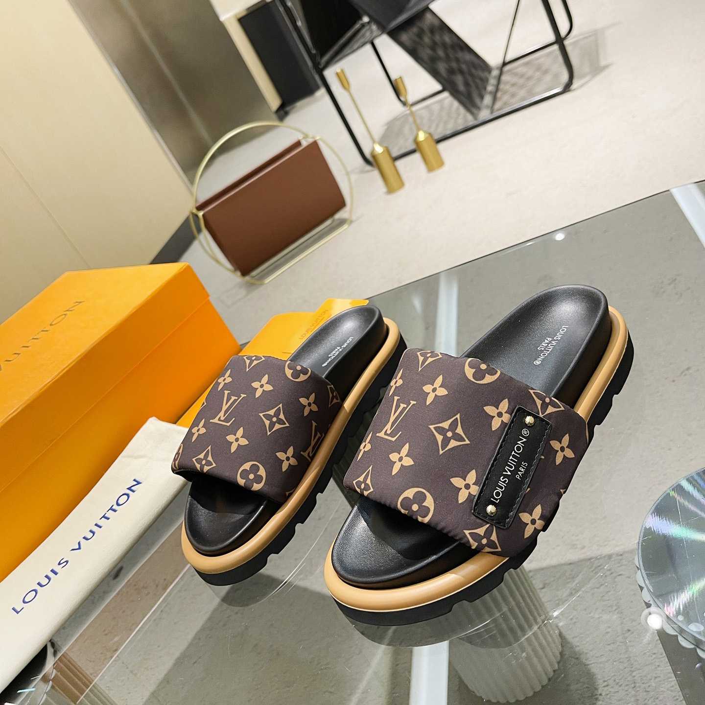 Louis Vuitton Pool Pillow Flat Comfort Mule    1AAEBX - PerfectKickZ