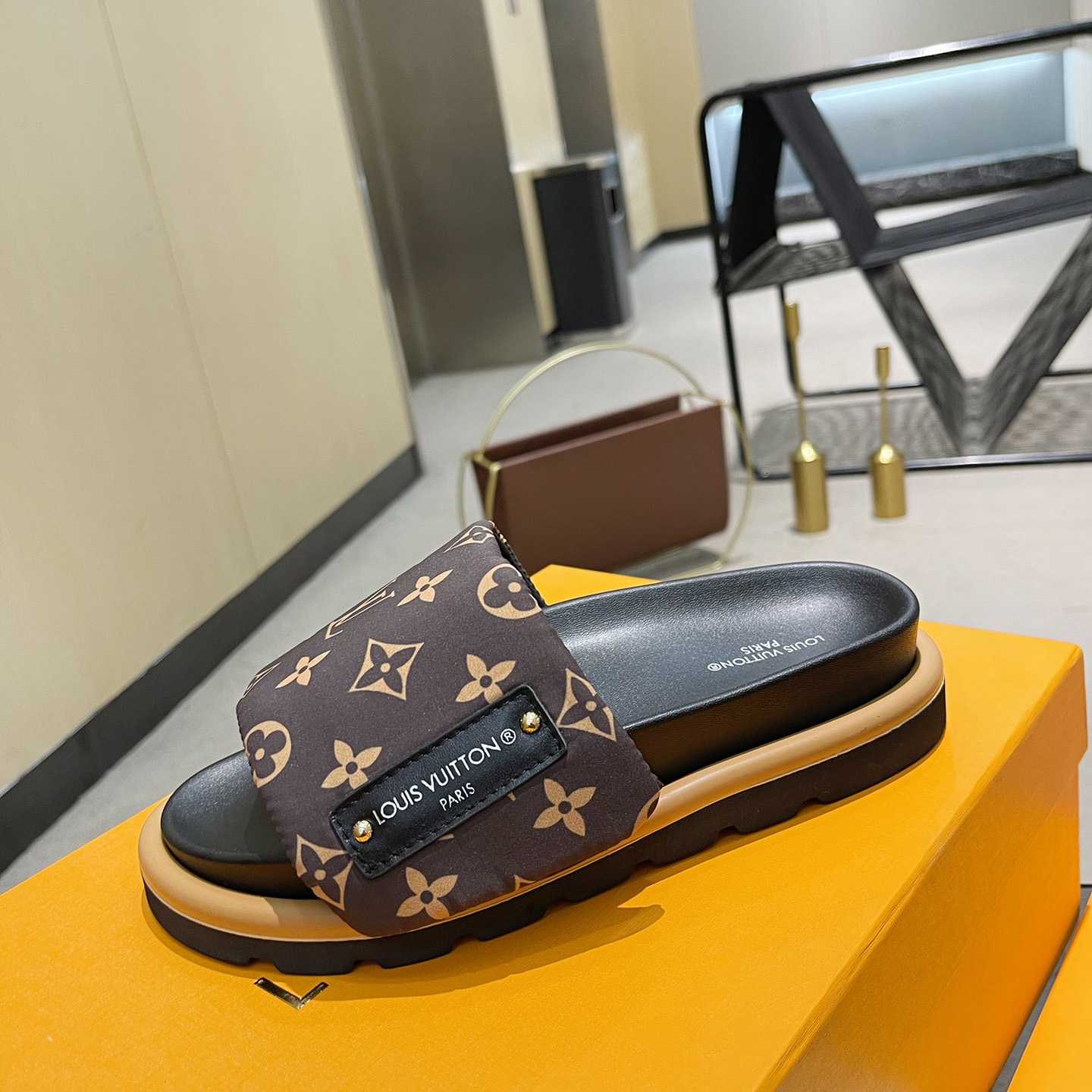 Louis Vuitton Pool Pillow Flat Comfort Mule    1AAEBX - PerfectKickZ
