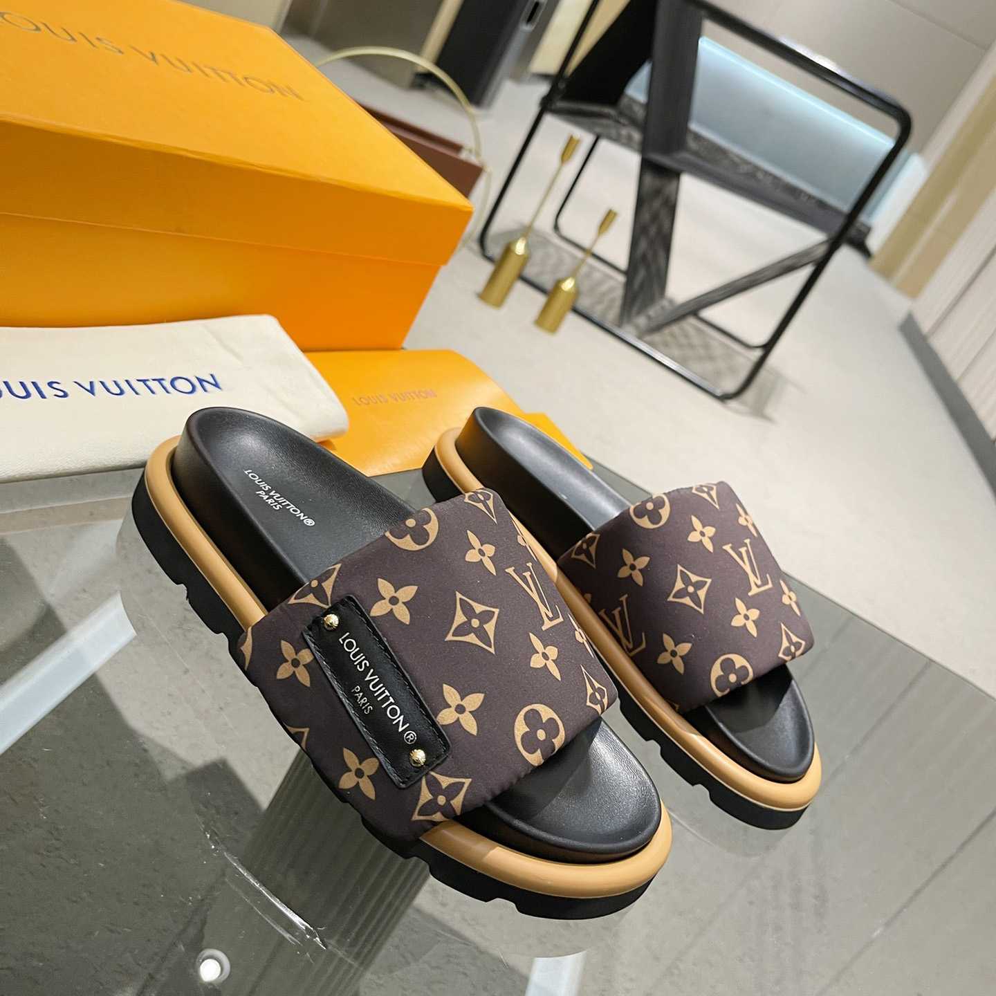 Louis Vuitton Pool Pillow Flat Comfort Mule    1AAEBX - PerfectKickZ