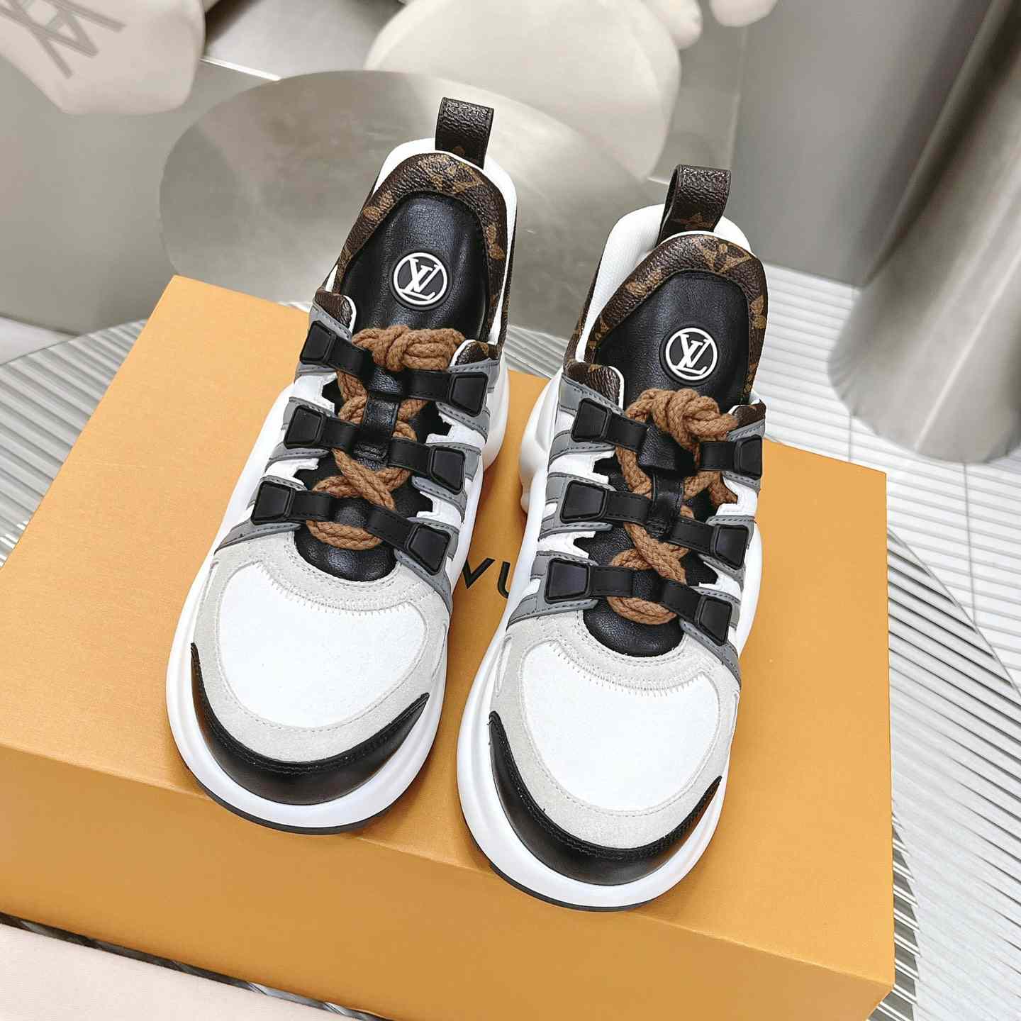 Louis Vuitton LV Archlight Sneaker       1AAOWZ    - PerfectKickZ