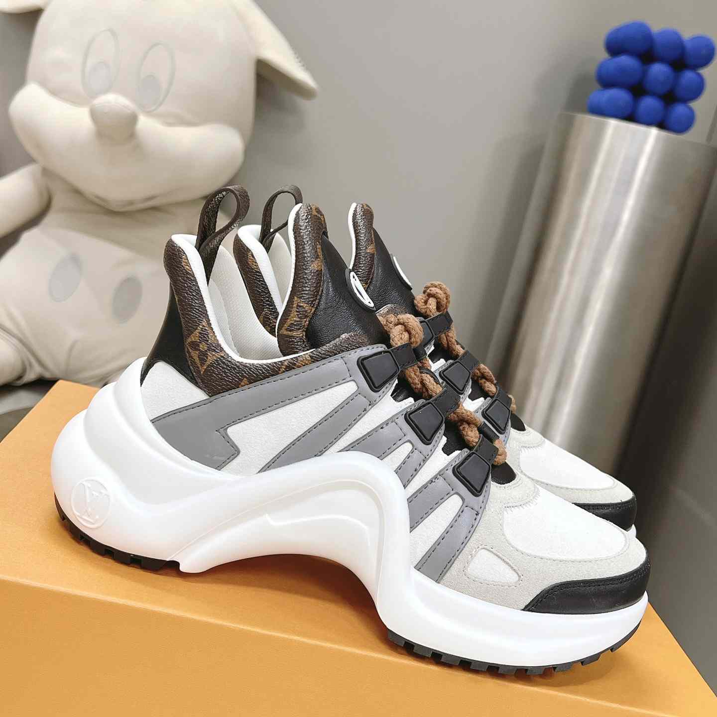 Louis Vuitton LV Archlight Sneaker       1AAOWZ    - PerfectKickZ