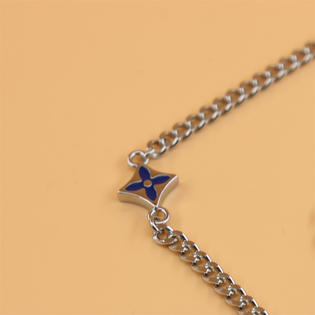 Louis Vuitton LV Sunrise Necklace   M00652 - PerfectKickZ