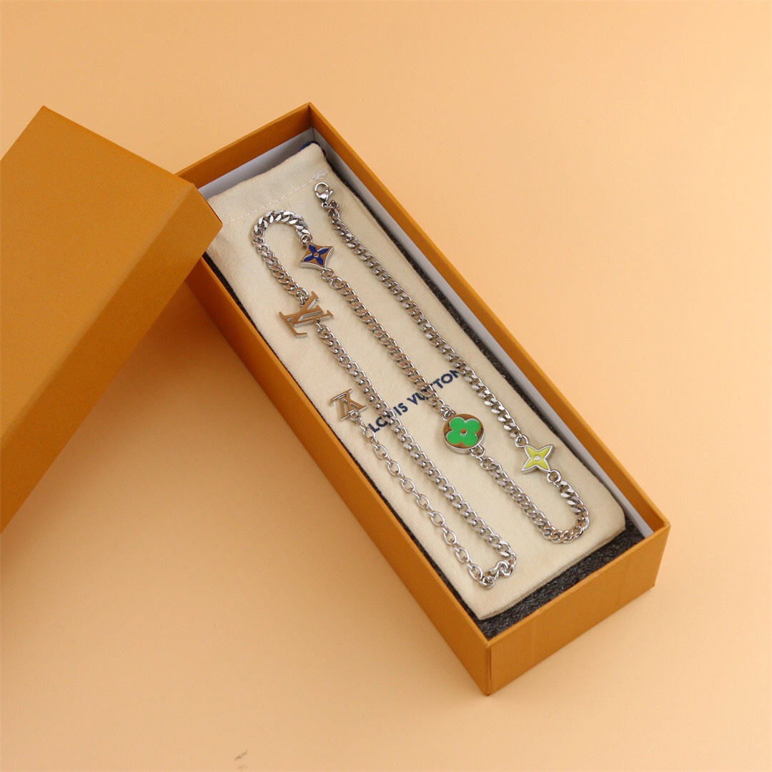 Louis Vuitton LV Sunrise Necklace   M00652 - PerfectKickZ