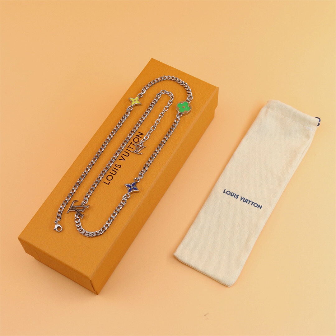Louis Vuitton LV Sunrise Necklace   M00652 - PerfectKickZ