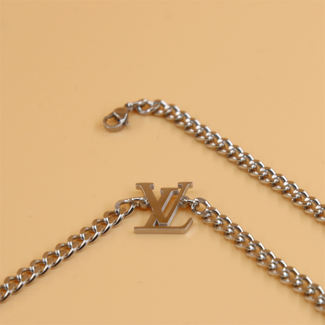 Louis Vuitton LV Sunrise Necklace   M00652 - PerfectKickZ