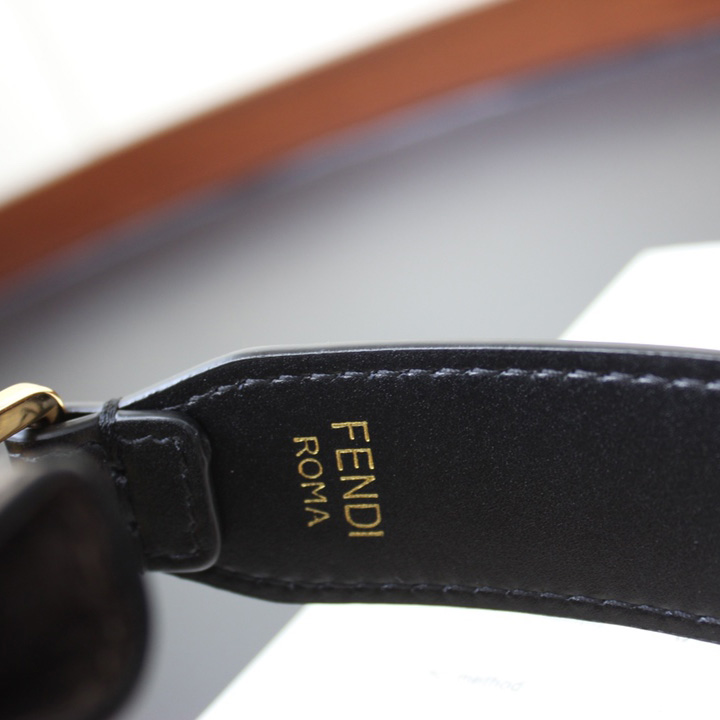 Fendi Mon Tresor Brown Leather Mini-Bag(18-12-10cm) - 