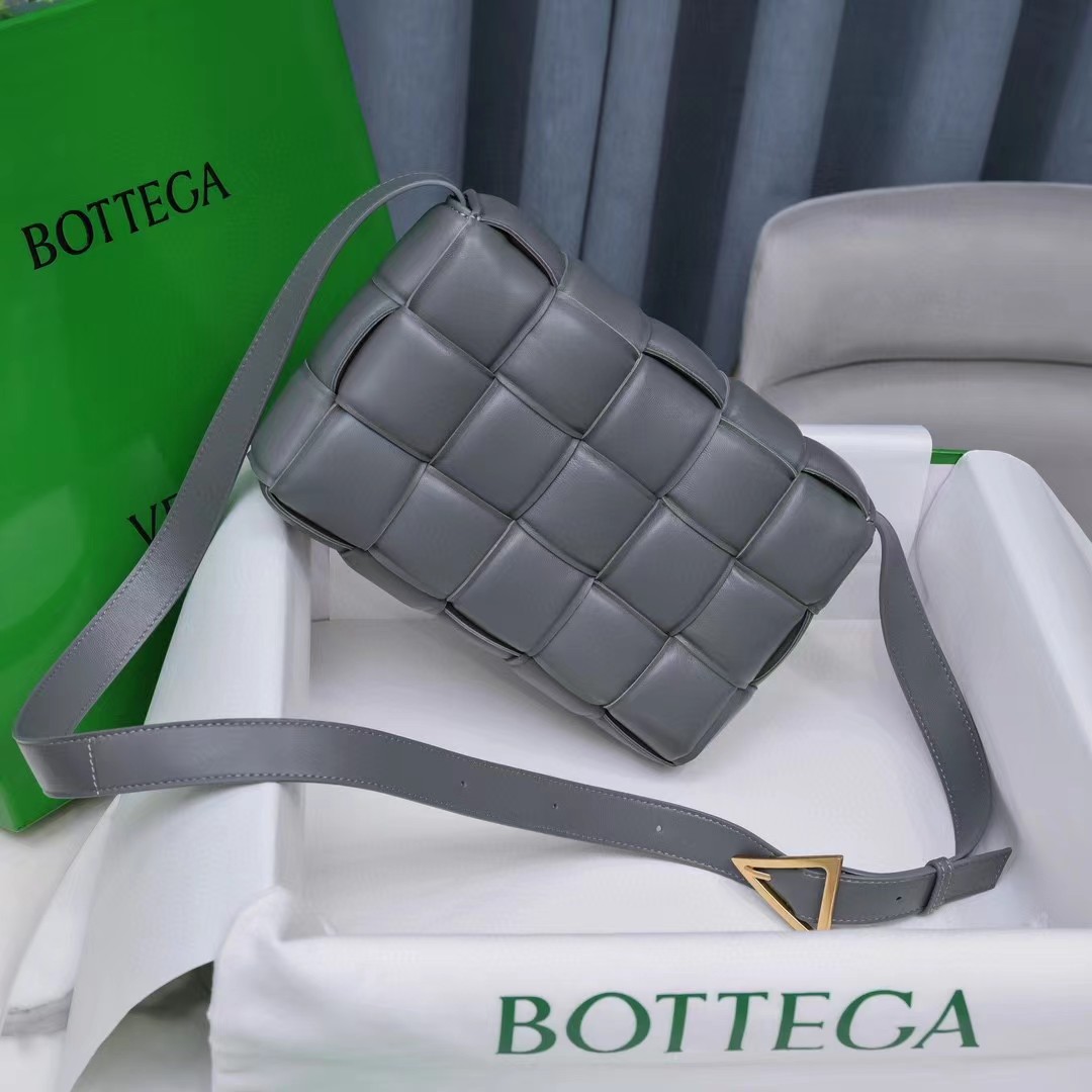 Bottega Veneta Padded Cassette(26-18-8CM) - PerfectKickZ