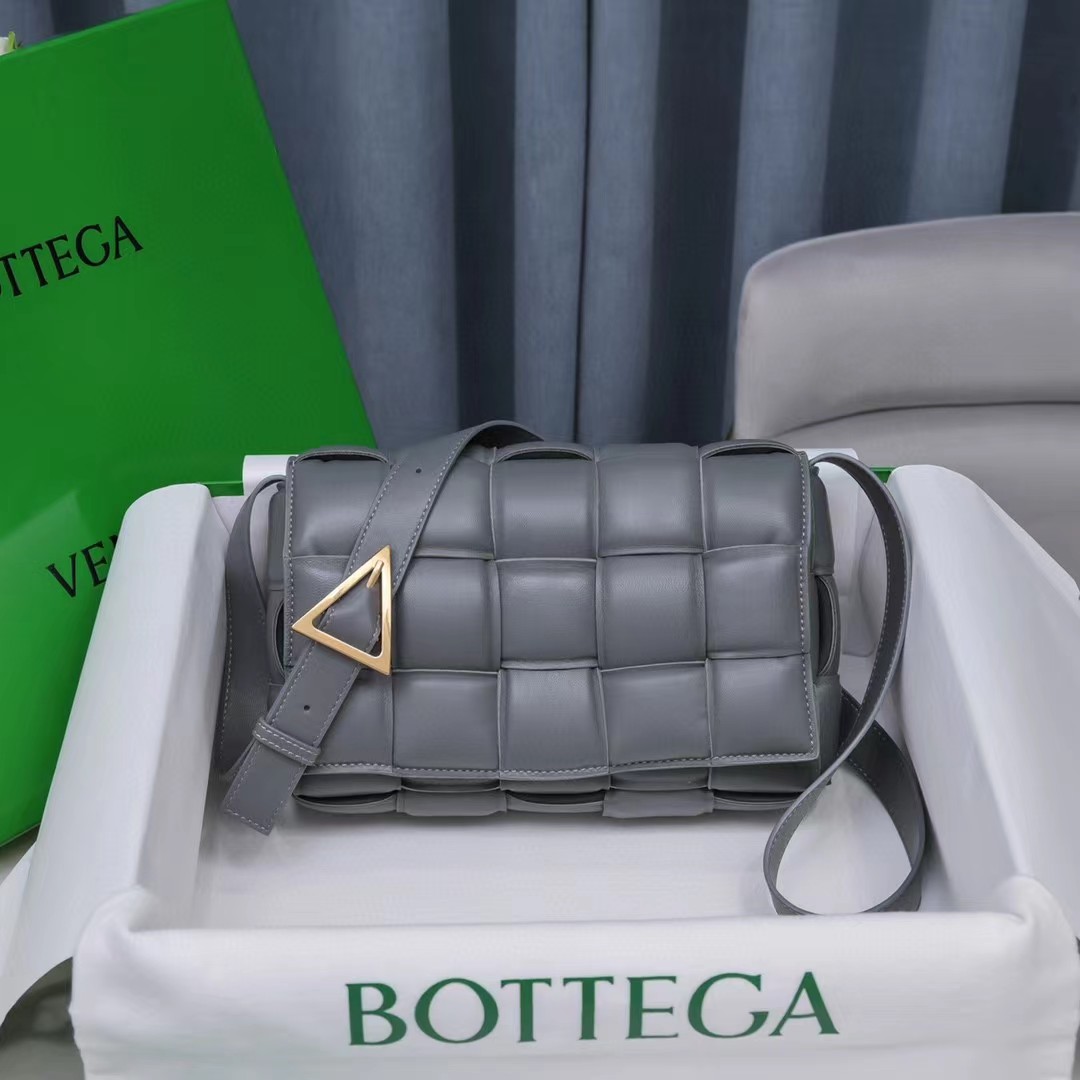 Bottega Veneta Padded Cassette(26-18-8CM) - PerfectKickZ