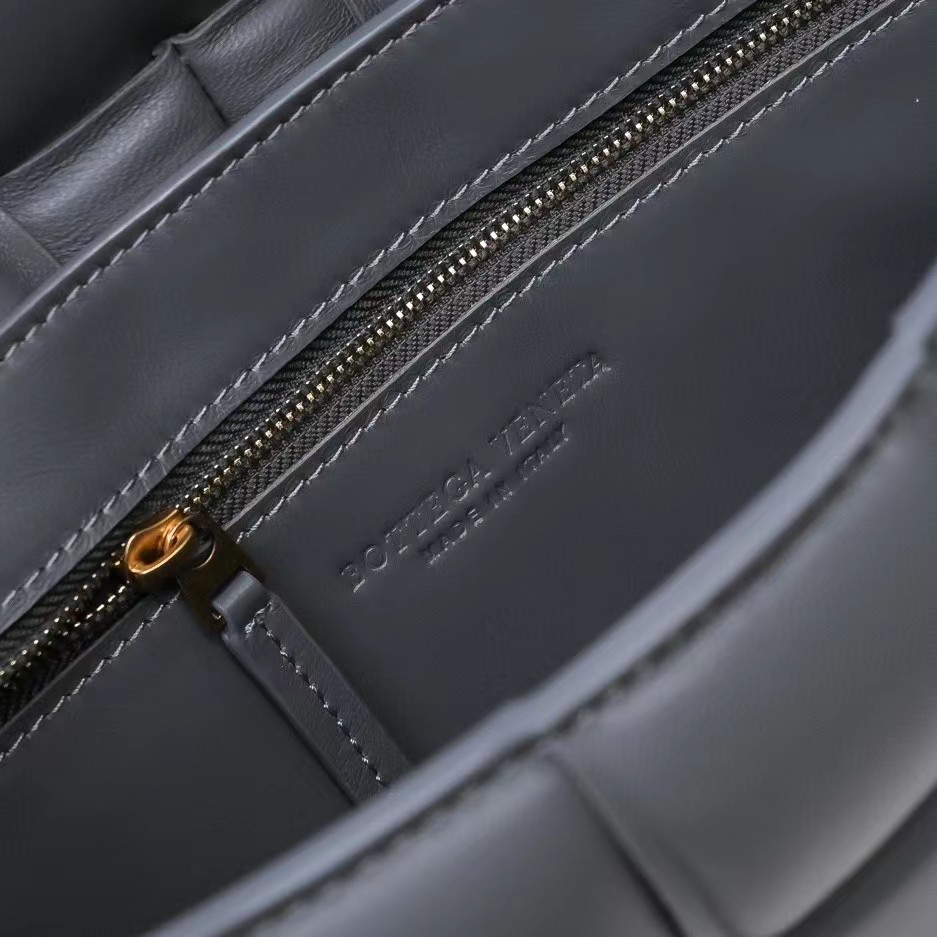 Bottega Veneta Padded Cassette(26-18-8CM) - PerfectKickZ