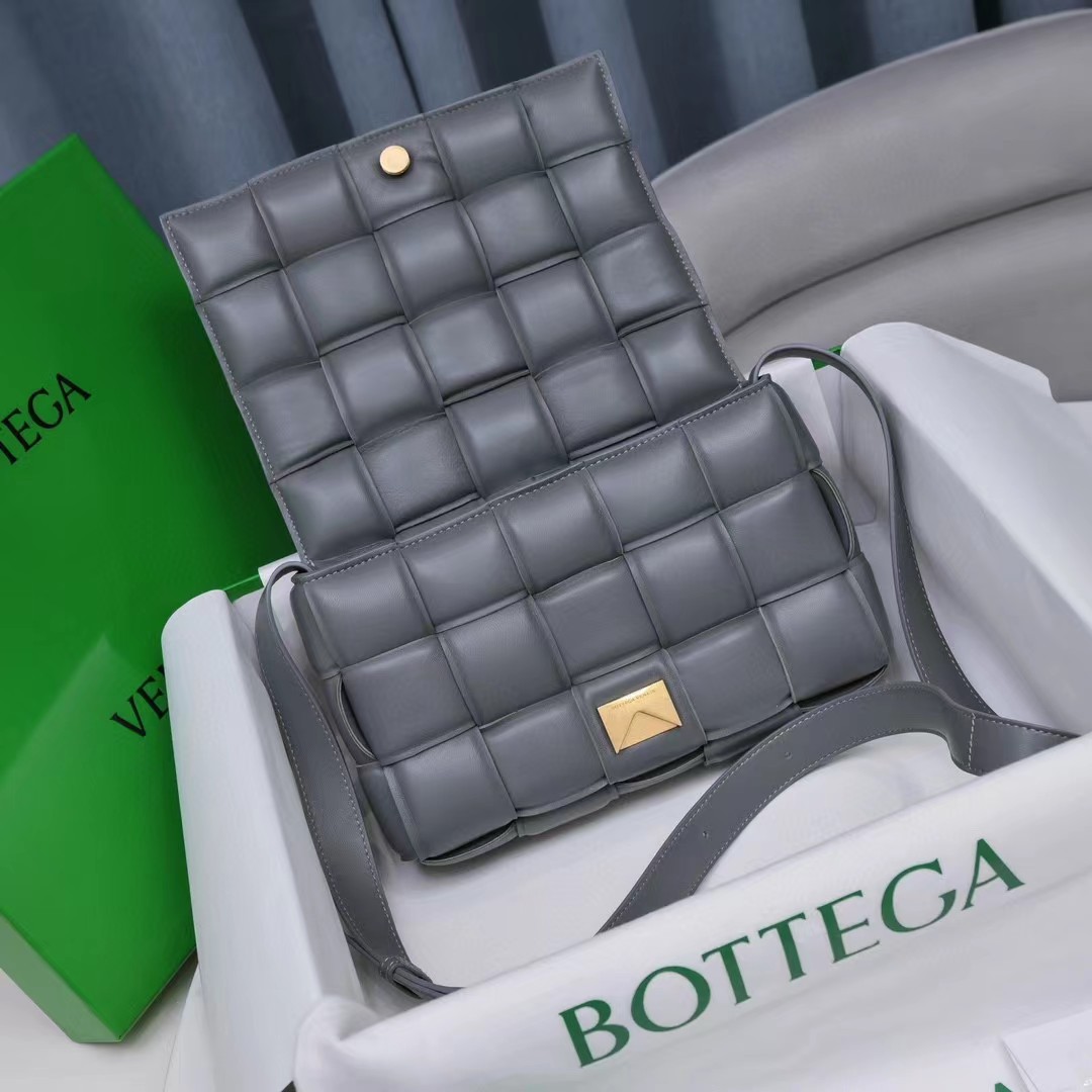 Bottega Veneta Padded Cassette(26-18-8CM) - PerfectKickZ
