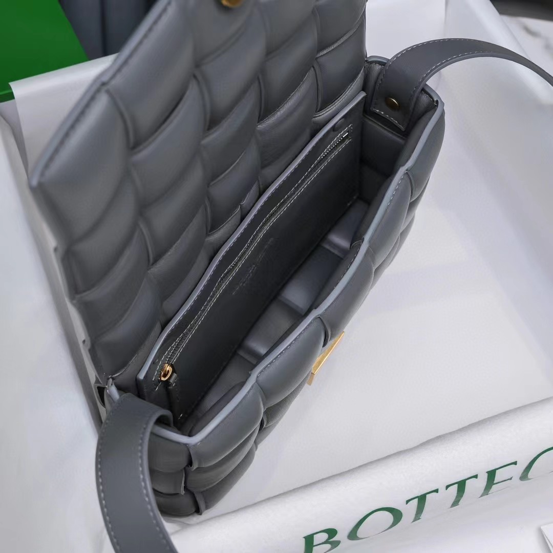 Bottega Veneta Padded Cassette(26-18-8CM) - PerfectKickZ