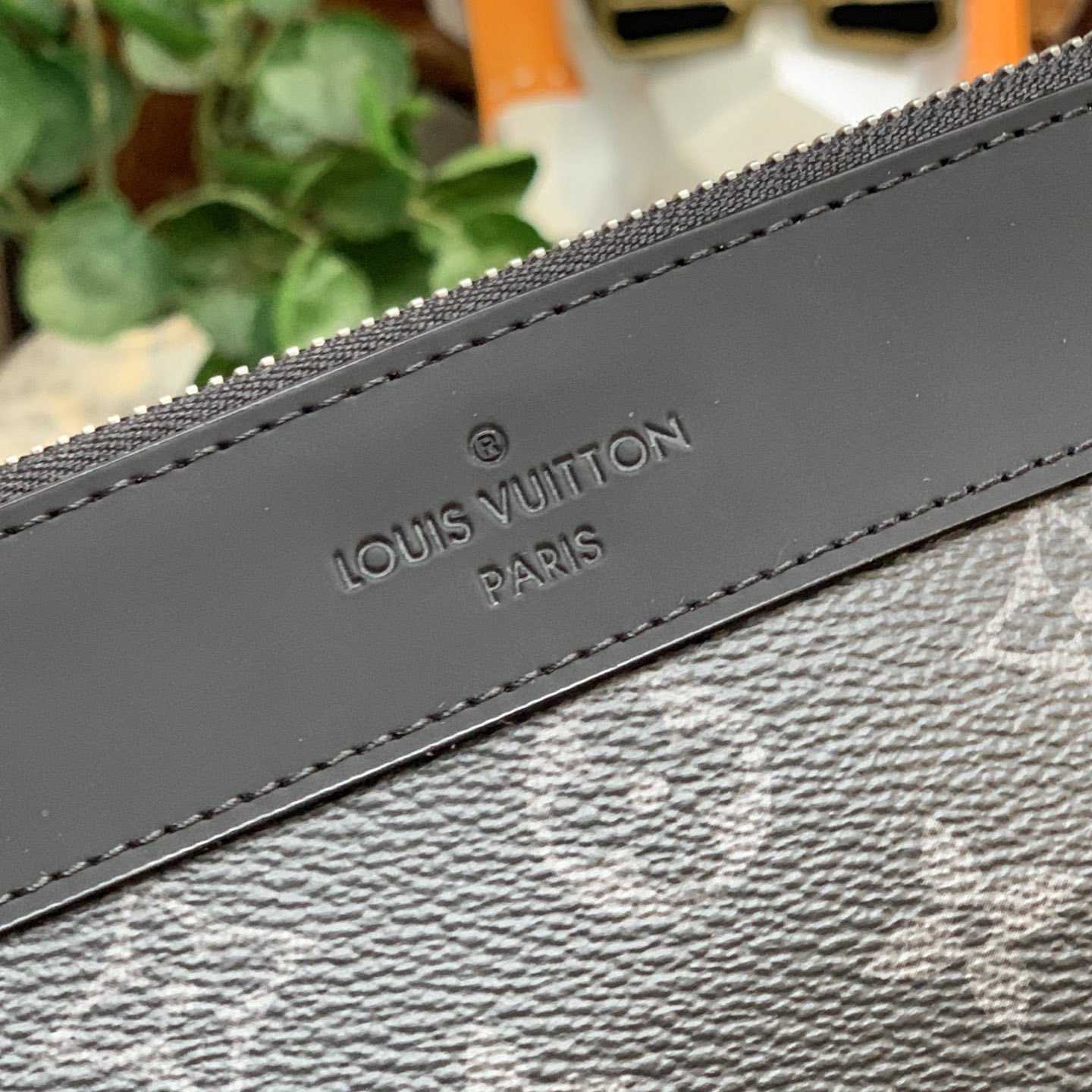 Louis Vuitton Discovery Pochette (34-25-2cm)    M62291 - PerfectKickZ