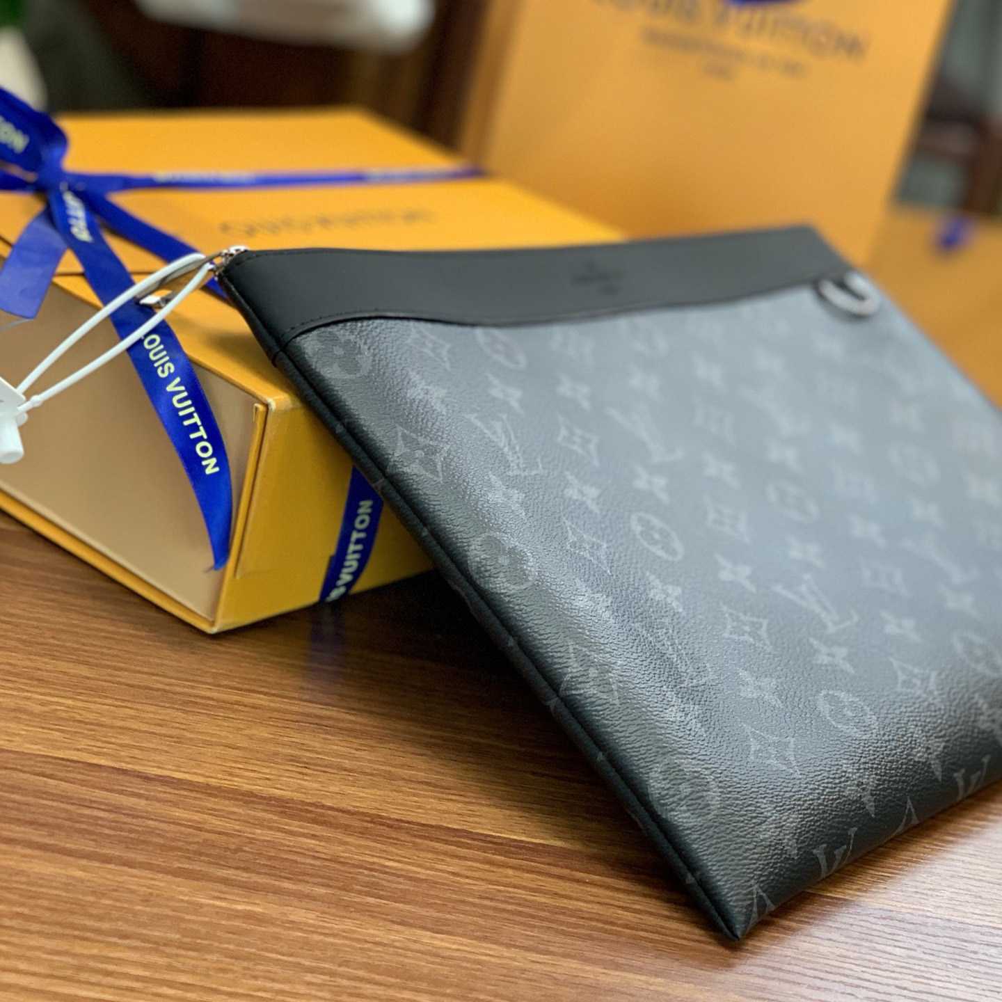 Louis Vuitton Discovery Pochette (34-25-2cm)    M62291 - PerfectKickZ