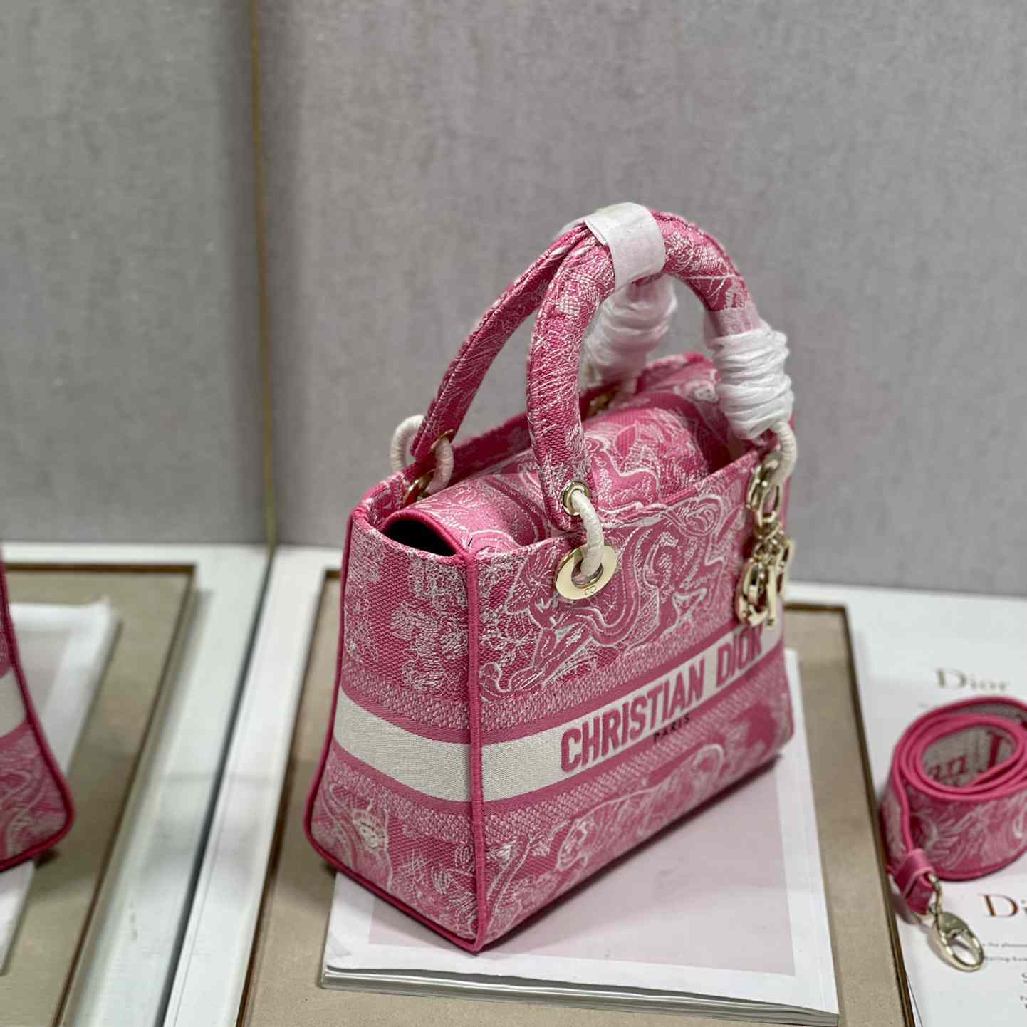 Dior Medium Lady D-Lite Bag(24-20-11cm) - PerfectKickZ