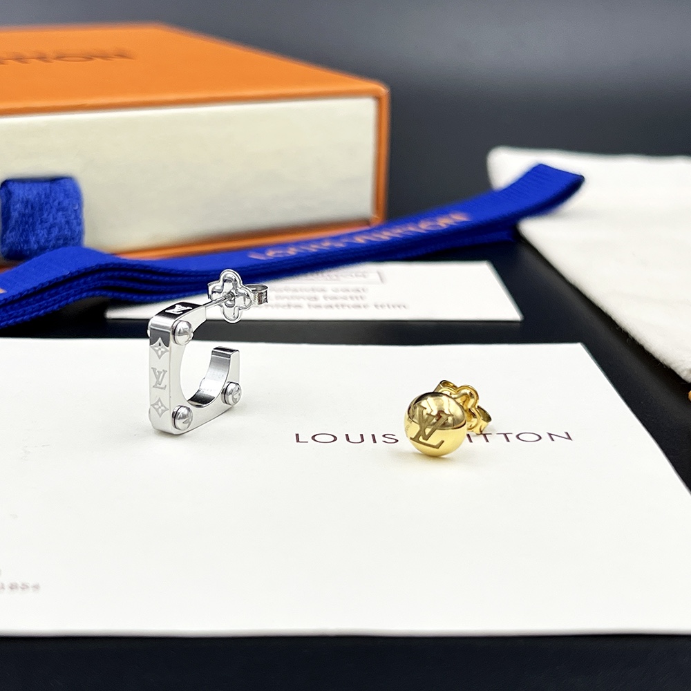 Louis Vuitton Monogram Bold Earrings   M00700 - PerfectKickZ
