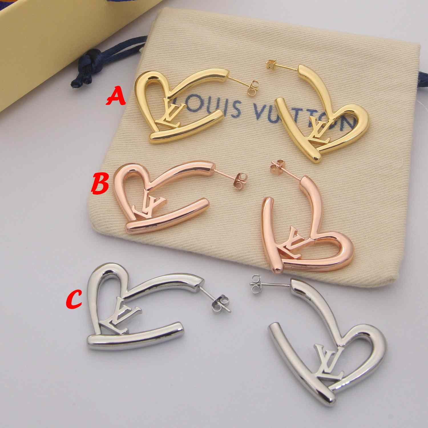 Louis Vuitton Fall in Love Earrings PM    M00463 - PerfectKickZ
