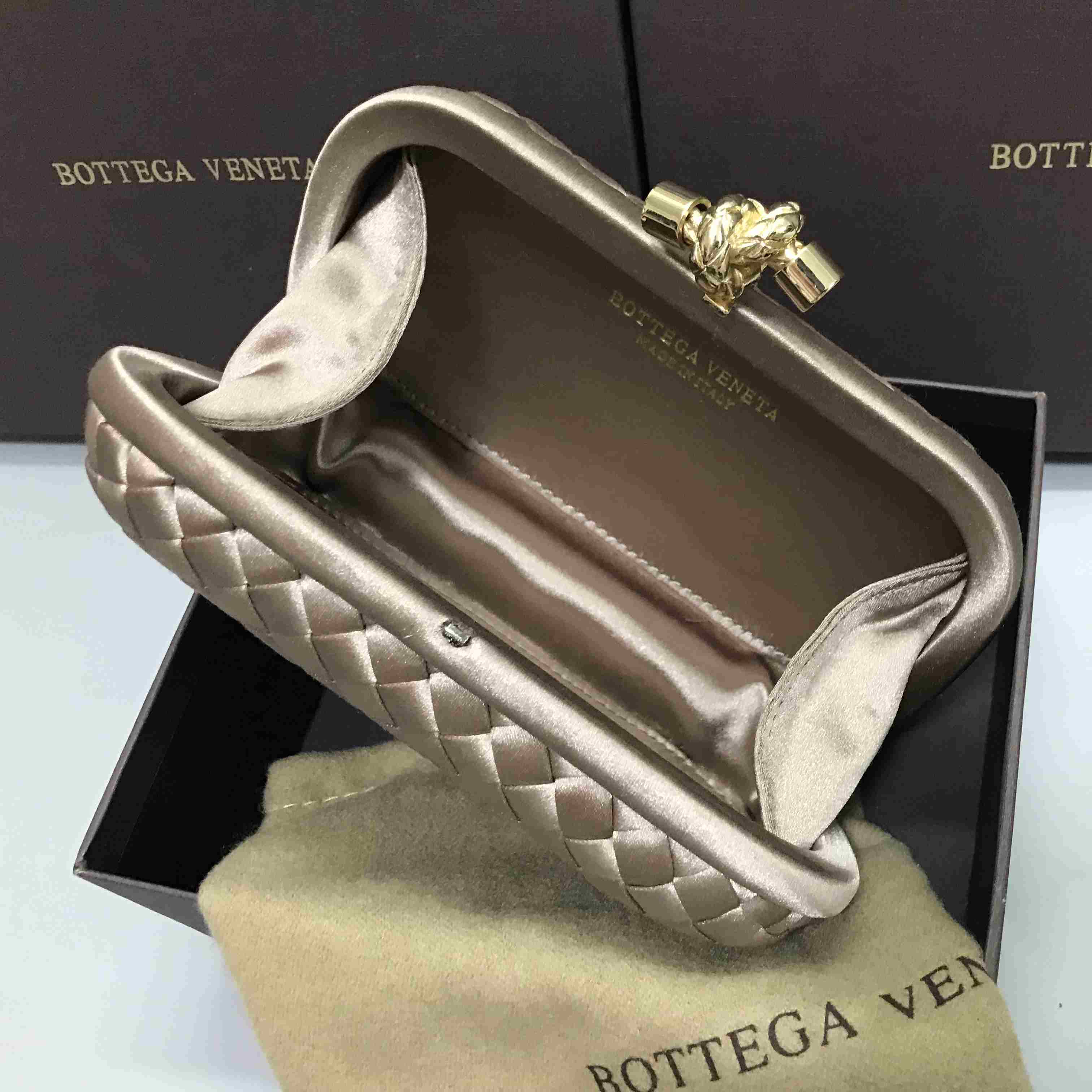 Bottega Veneta Pochette Knot Silk Clutch Bag(16.5-10-5cm)   B7750 - PerfectKickZ