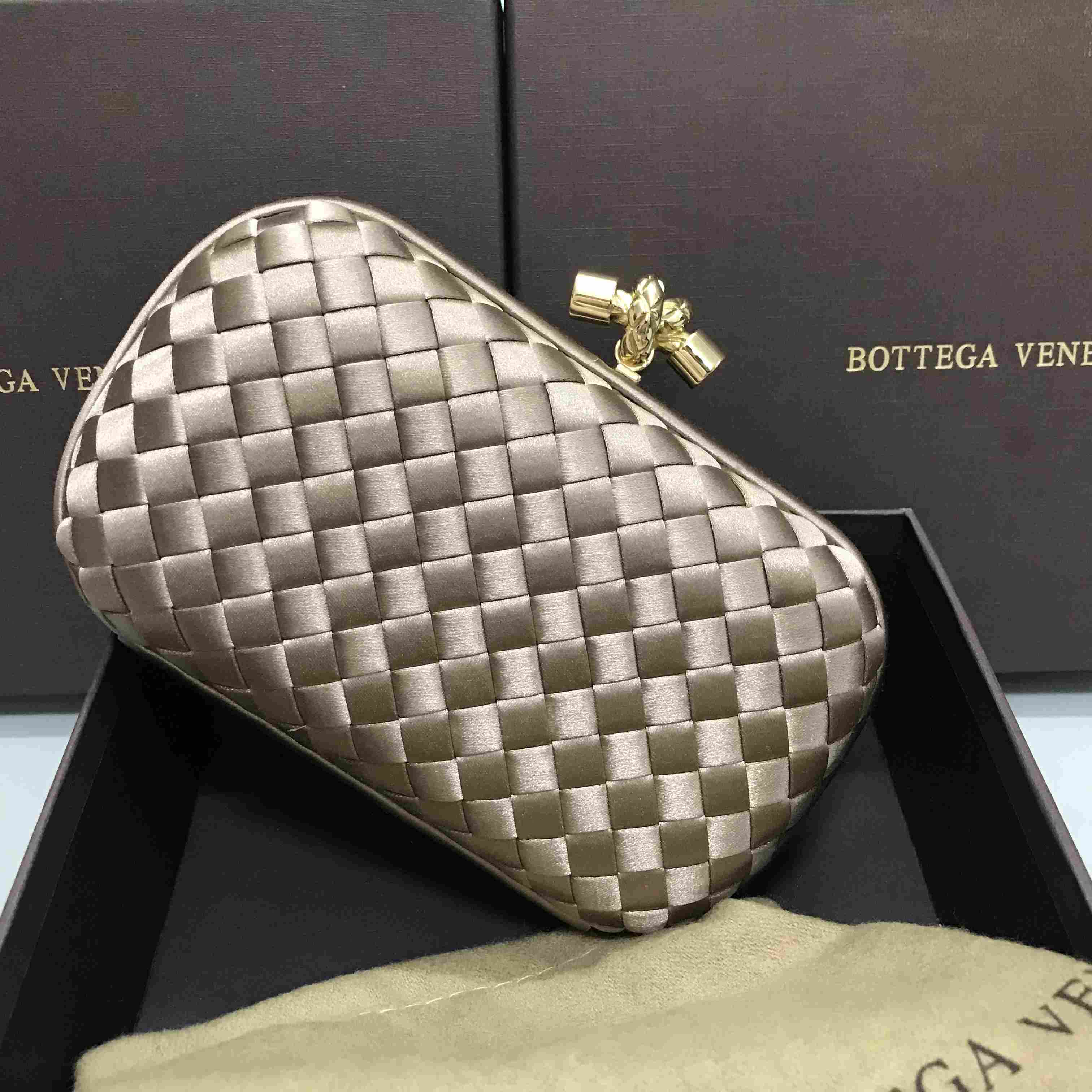 Bottega Veneta Pochette Knot Silk Clutch Bag(16.5-10-5cm)   B7750 - PerfectKickZ