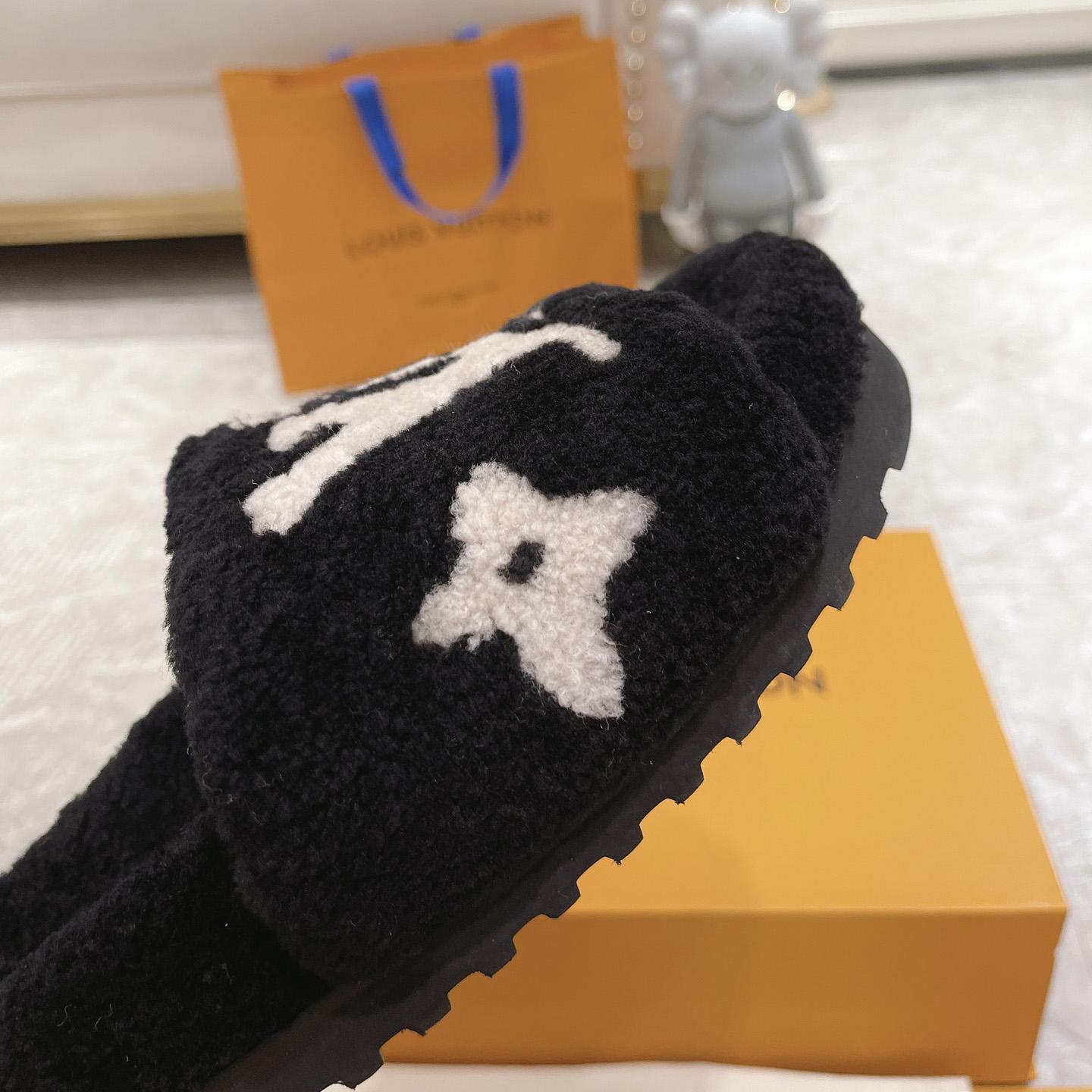 Louis Vuitton Paseo Flat Comfort Mule      1A8ZIT - PerfectKickZ