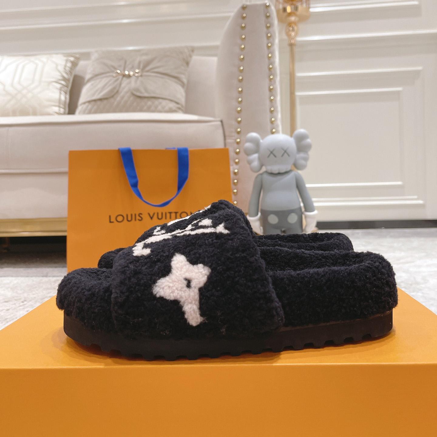 Louis Vuitton Paseo Flat Comfort Mule      1A8ZIT - PerfectKickZ