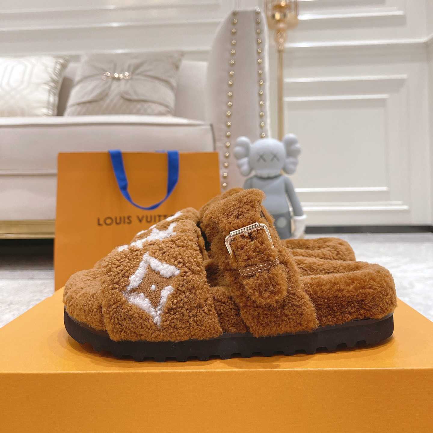 Louis Vuitton  Paseo Flat Comfort Mule     1AACRN - PerfectKickZ