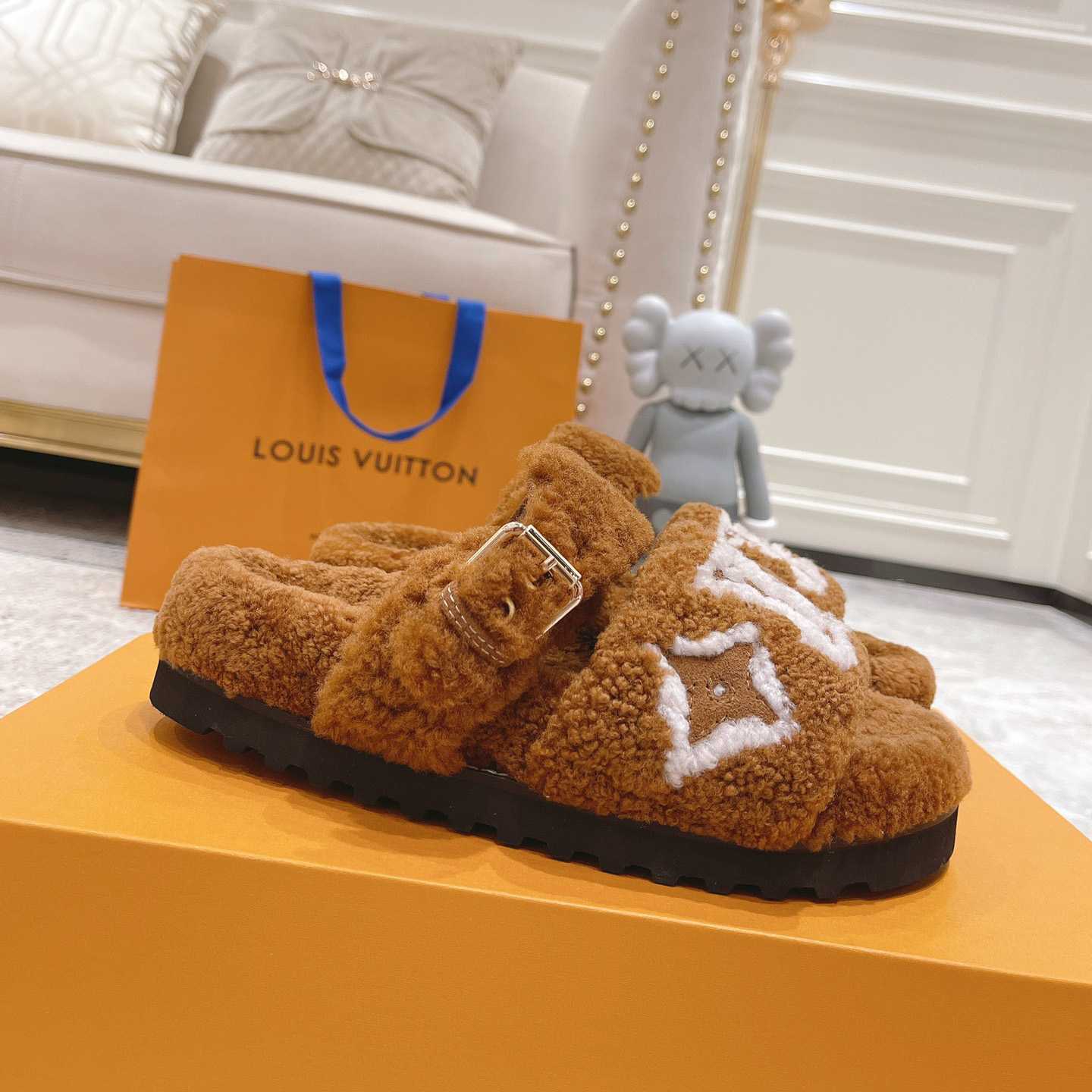 Louis Vuitton  Paseo Flat Comfort Mule     1AACRN - PerfectKickZ