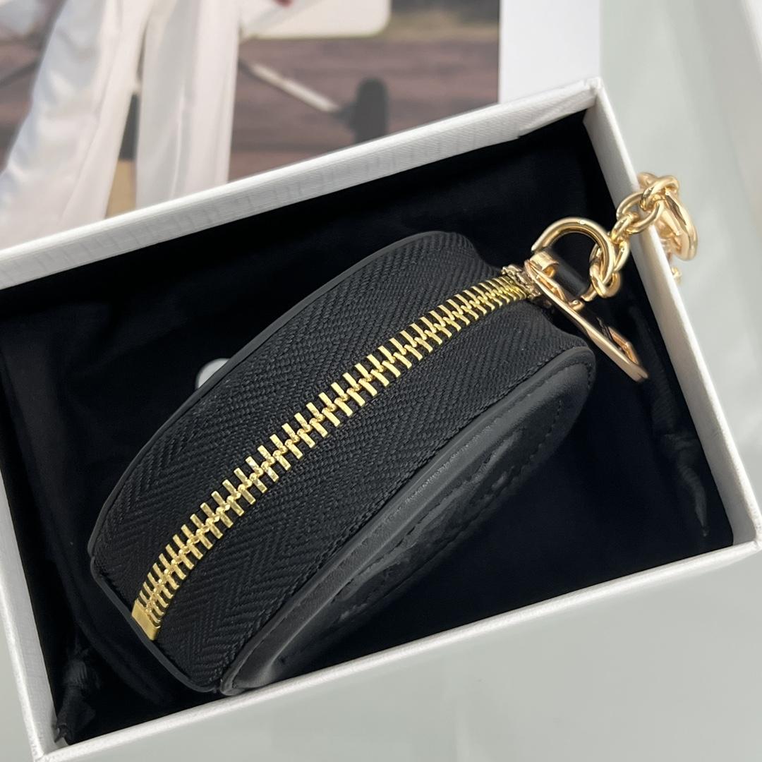 Celine Purse With Hook Cuir Triomphe In Smooth Calfskin  - 