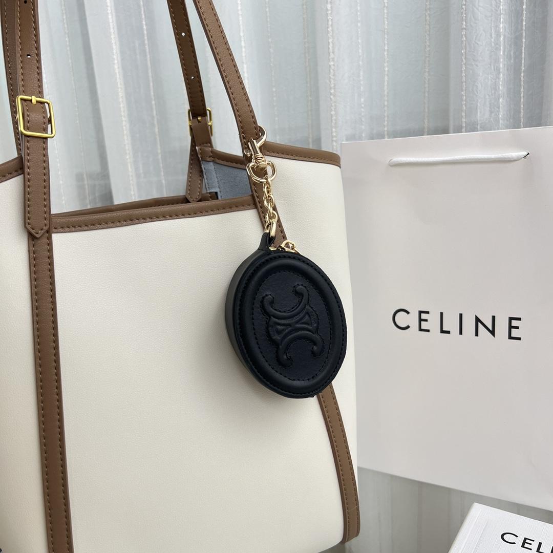 Celine Purse With Hook Cuir Triomphe In Smooth Calfskin  - 