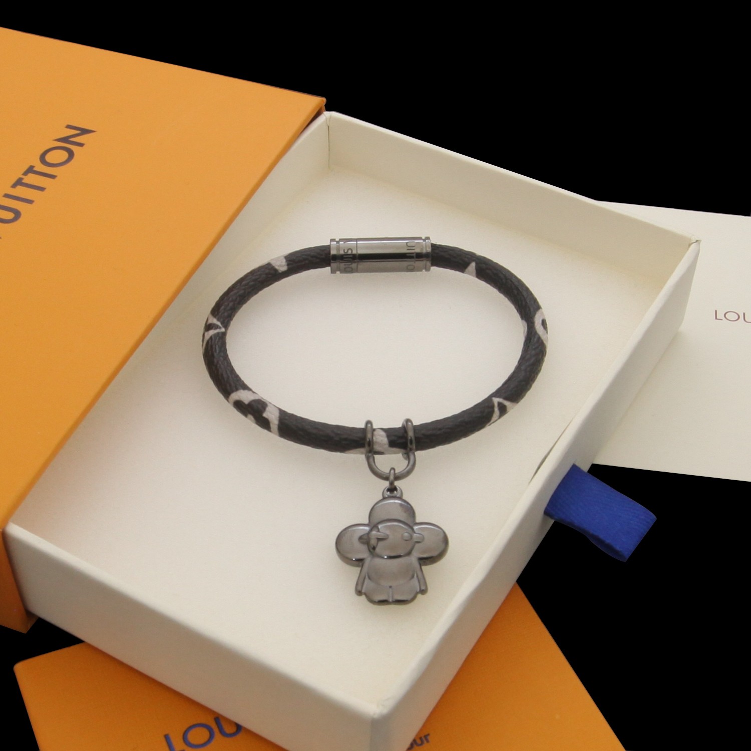 Louis Vuitton Bracelet Hang It      M8002E - PerfectKickZ