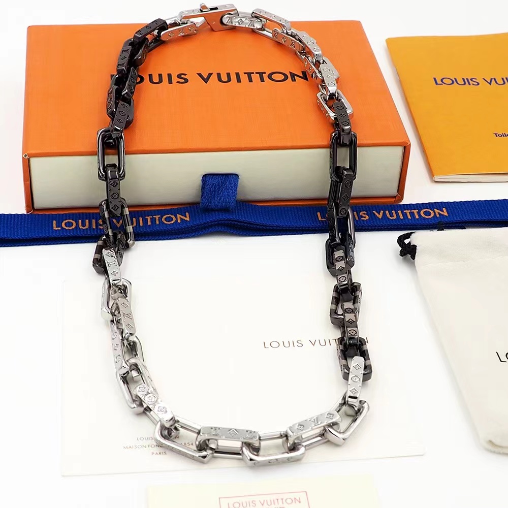 Louis Vuitton Monogram Chain Necklace    M00677 - PerfectKickZ