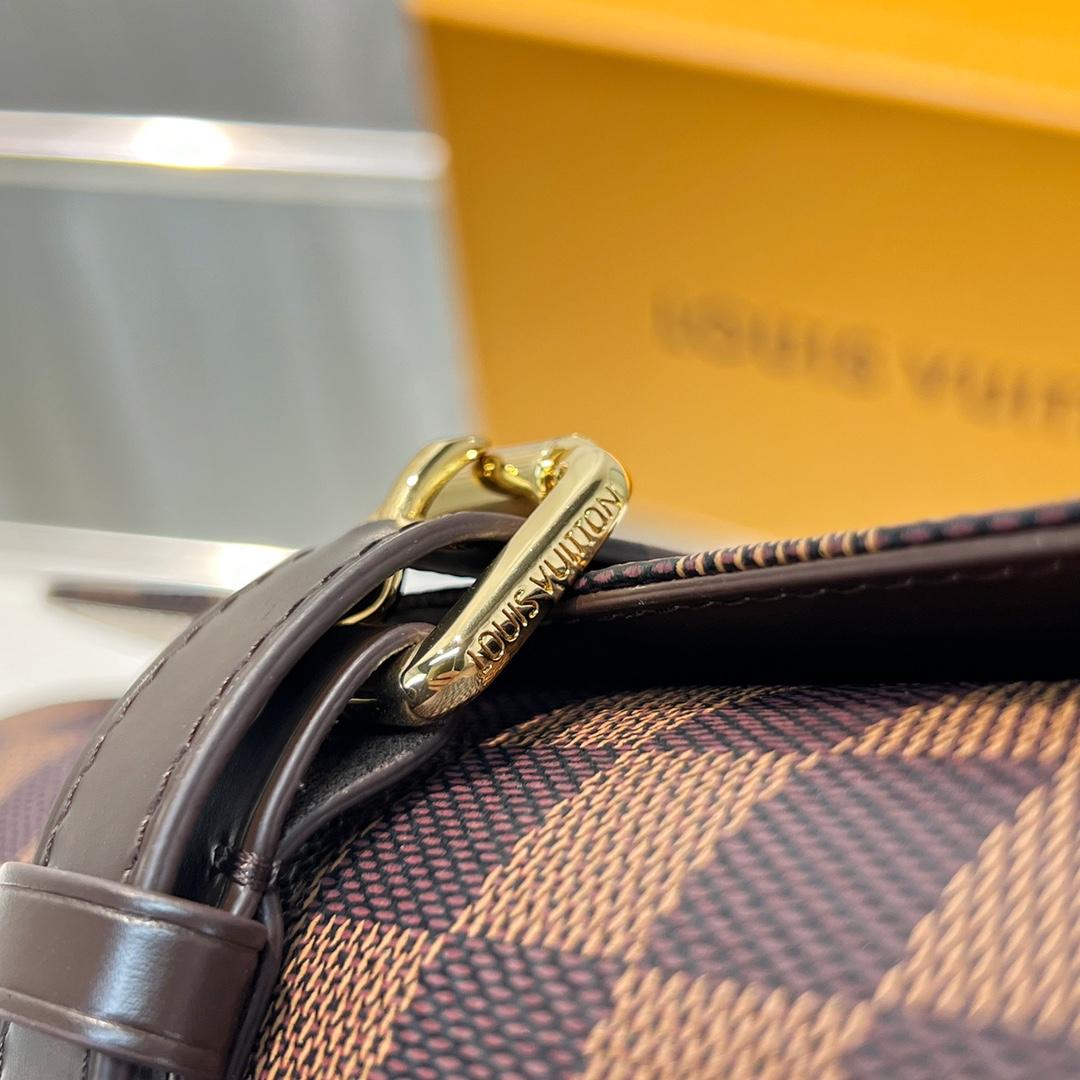 Louis Vuitton  3 Watch Case    - 