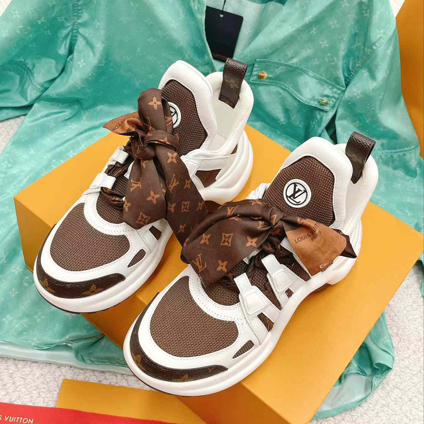 Louis Vuitton LV Archlight Sneaker  (upon uk size)     1AACQC - 