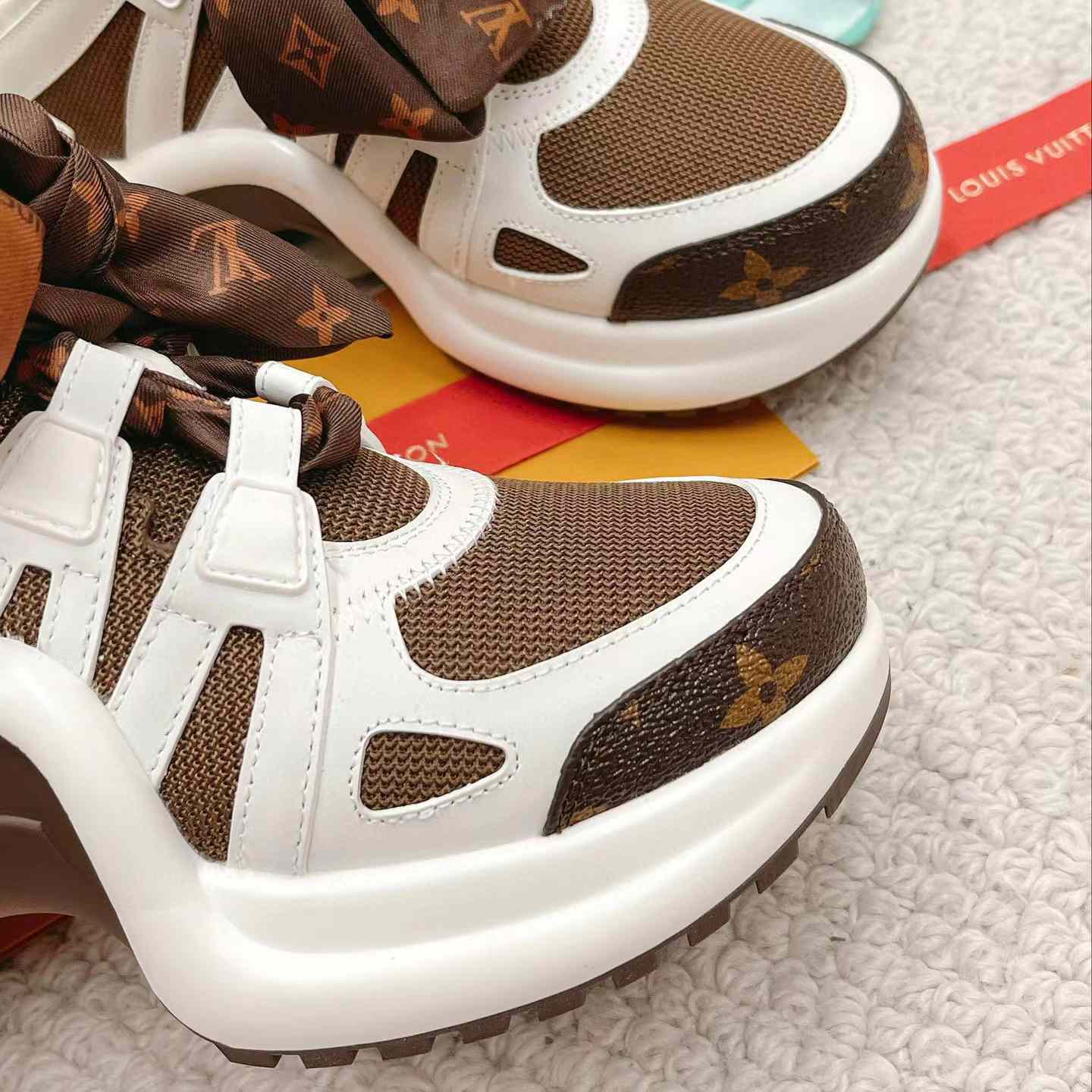 Louis Vuitton LV Archlight Sneaker  (upon uk size)     1AACQC - 