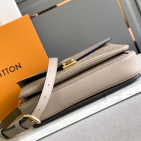 Louis Vuitton Pochette Métis Handbag (25-19-9cm)   M44881 - PerfectKickZ