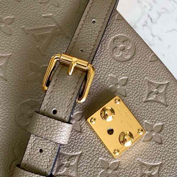 Louis Vuitton Pochette Métis Handbag (25-19-9cm)   M44881 - PerfectKickZ
