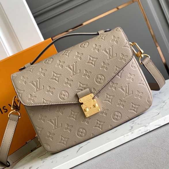 Louis Vuitton Pochette Métis Handbag (25-19-9cm)   M44881 - PerfectKickZ