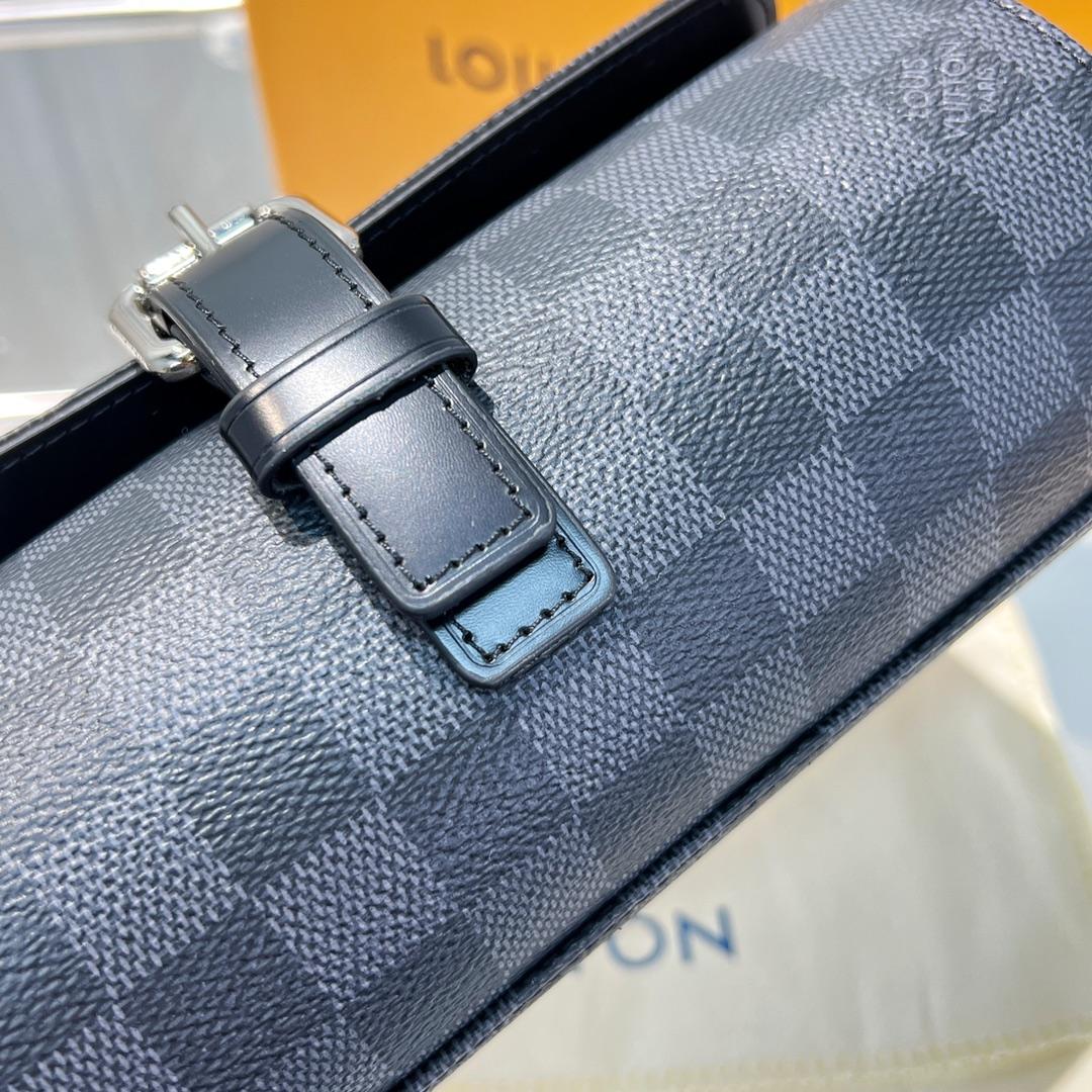 Louis Vuitton  3 Watch Case    - PerfectKickZ
