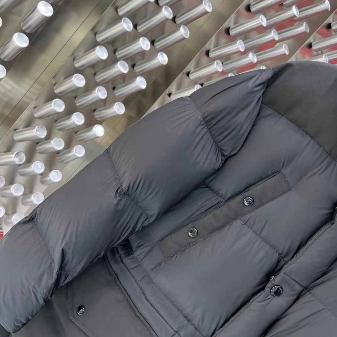 Burberry Logo Appliqué Nylon Puffer Coat - PerfectKickZ