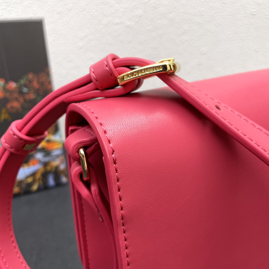 Dolce & Gabbana Calfskin DG Logo Crossbody Bag(20-16-5cm) - PerfectKickZ