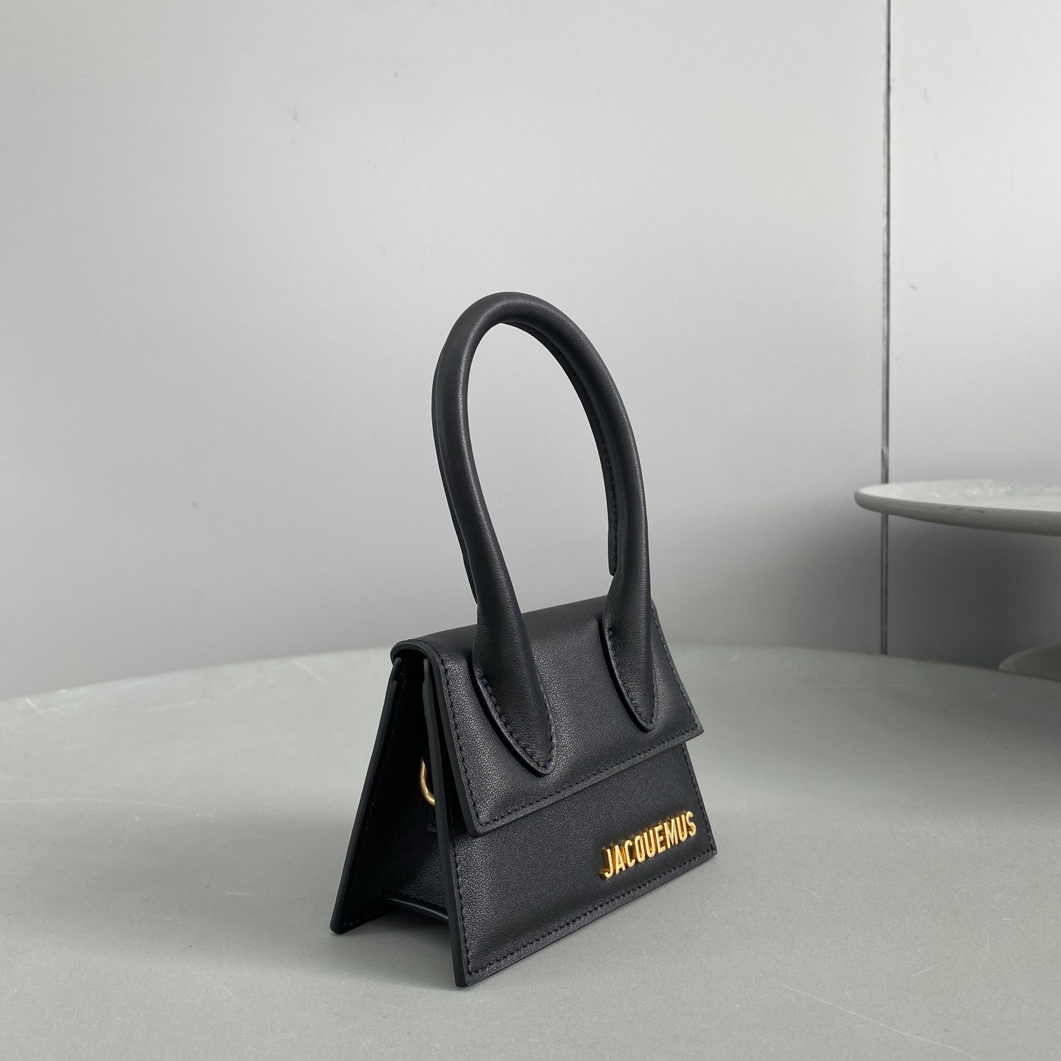 Jacquemus Le Chiquito Signature Leather Mini Handbag.(12-8-5cm) - PerfectKickZ