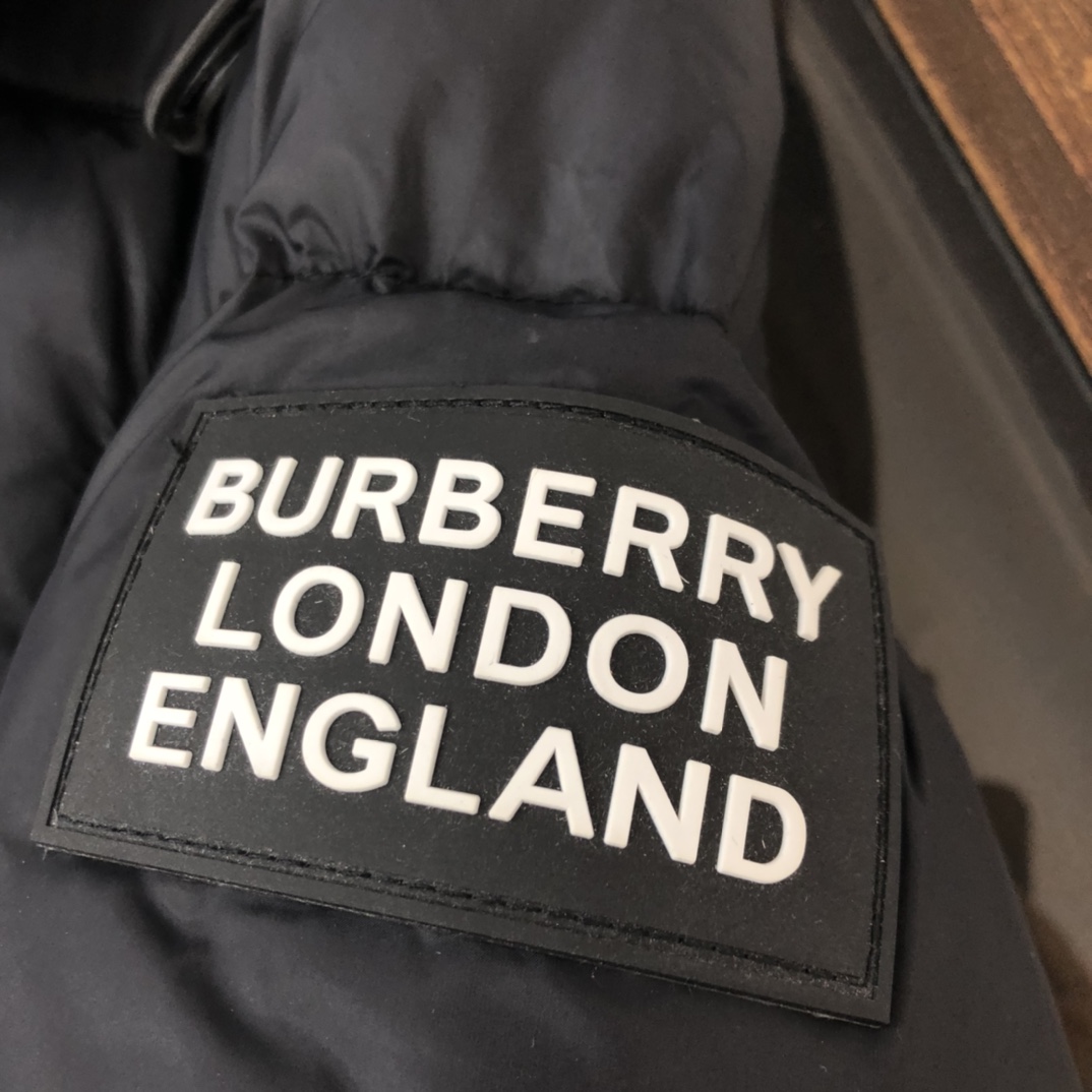 Burberry Hooded Quilted Nylon Down Jacket With Detachable Sleeves - PerfectKickZ