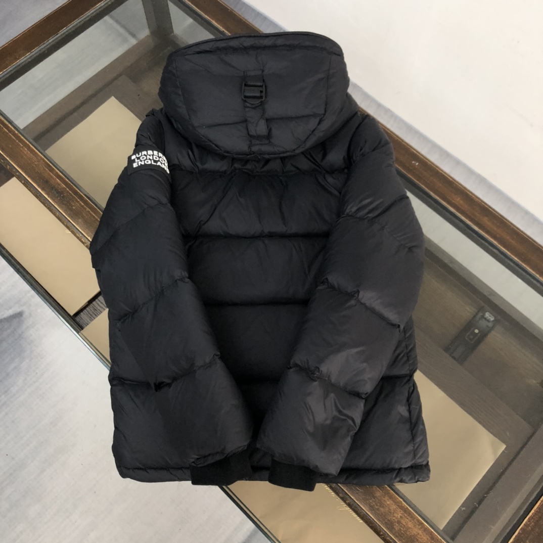 Burberry Hooded Quilted Nylon Down Jacket With Detachable Sleeves - PerfectKickZ