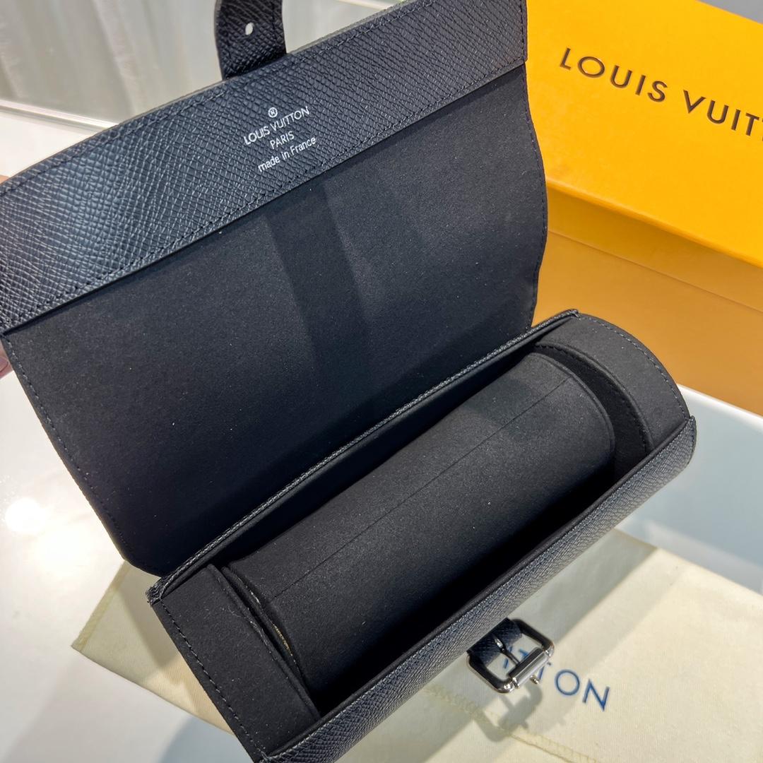 Louis Vuitton  3 Watch Case    - 
