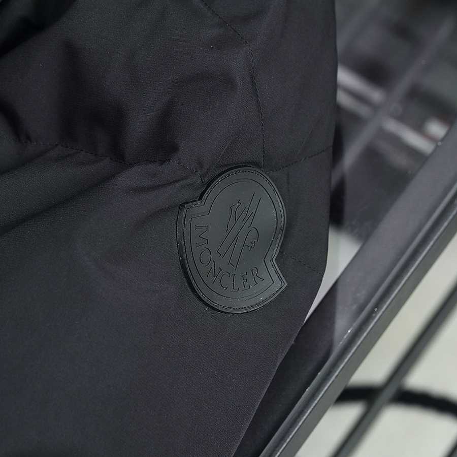 Moncler Short Down Jacket - PerfectKickZ
