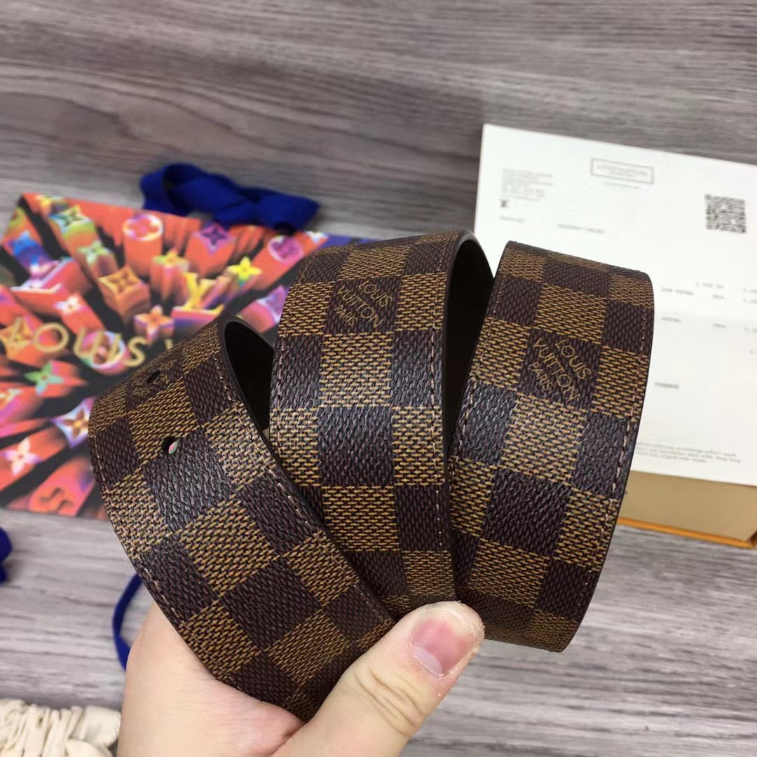 Louis Vuitton LV Initiales 40MM Reversible Belt   M0212W - PerfectKickZ