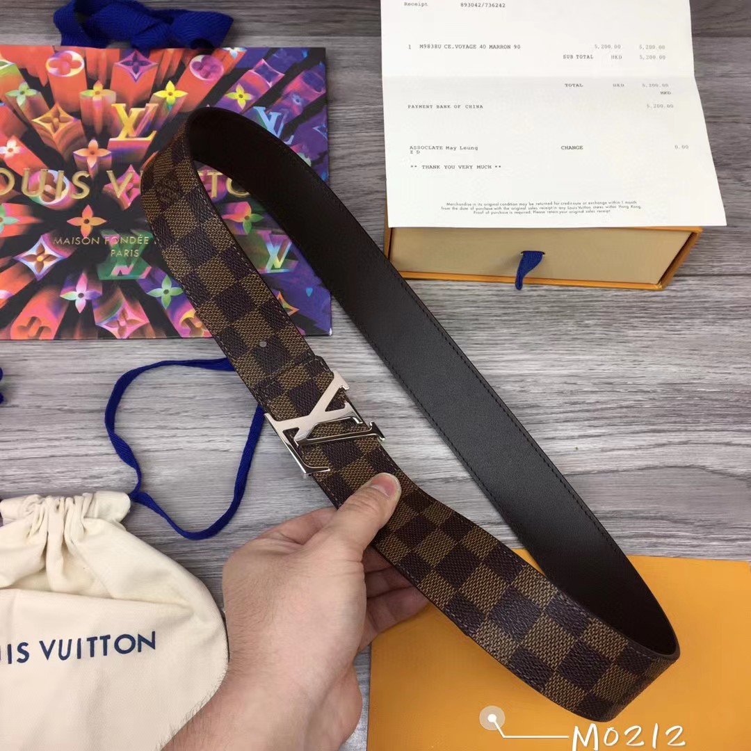 Louis Vuitton LV Initiales 40MM Reversible Belt   M0212W - PerfectKickZ