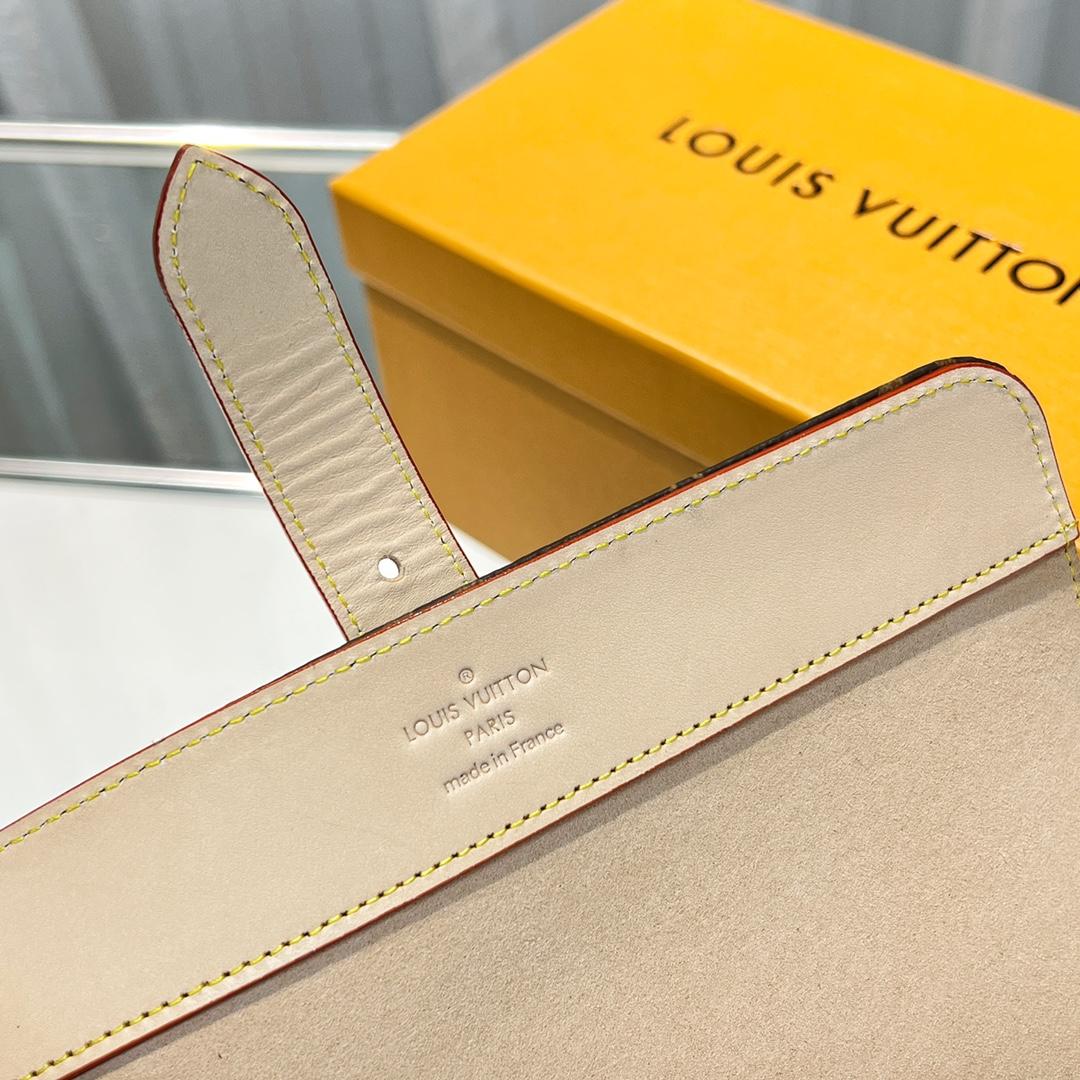 Louis Vuitton  3 Watch Case   M47530 - 